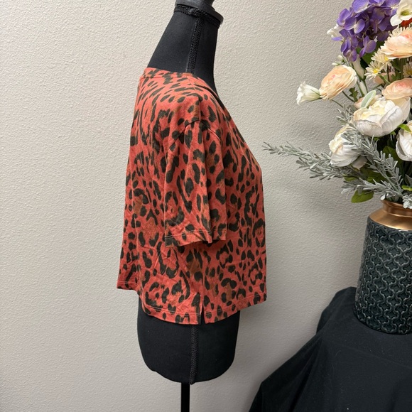 GB Animal Print Burnt Orange Leopard Short Sleeve Cropped Tee Size Large - Picture 4 of 7